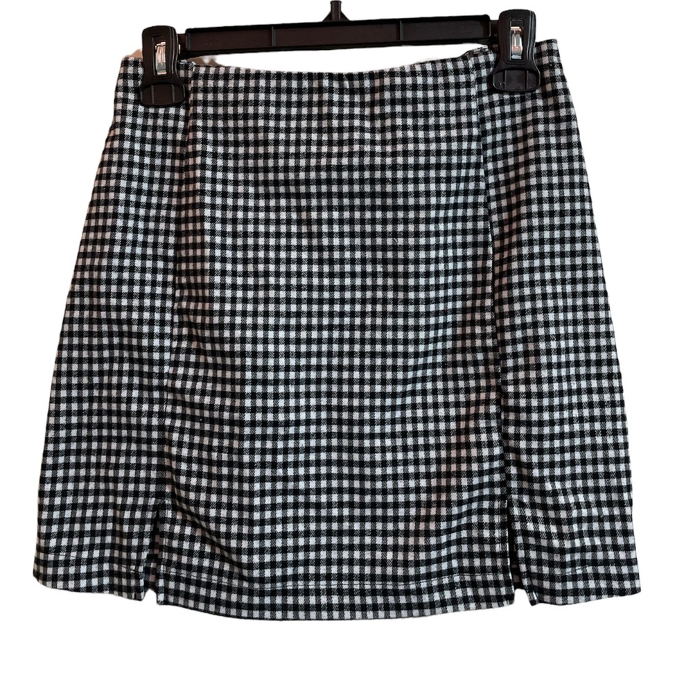 Black and White plaid skirt